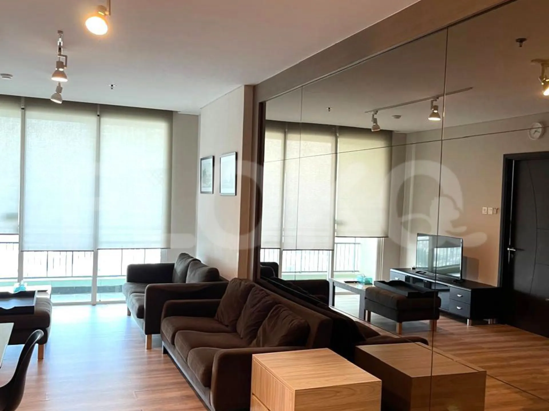 Interior 4